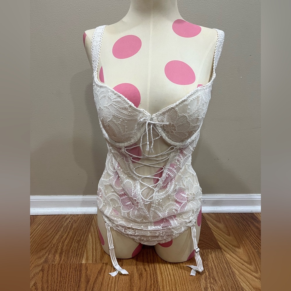Victoria's Secret White Lace Womens Corset White Sheer Garter Straps size 36C